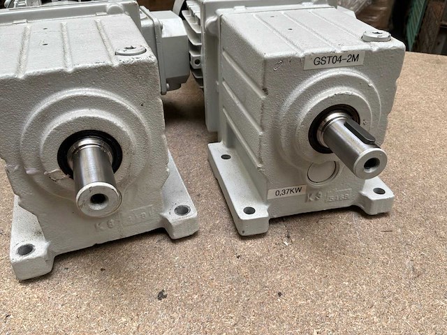 Lenze mdemaxx071-32c0c motorreductor (2x) - afbeelding 6 van  8