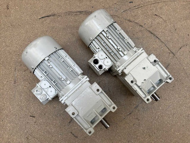 Lenze mdemaxx071-32c0c motorreductor (2x) - afbeelding 4 van  8