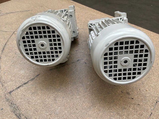Lenze mdemaxx071-32c0c motorreductor (2x) - afbeelding 6 van  8