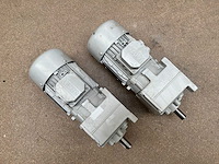 Lenze mdemaxx071-32c0c motorreductor (2x) - afbeelding 3 van  8