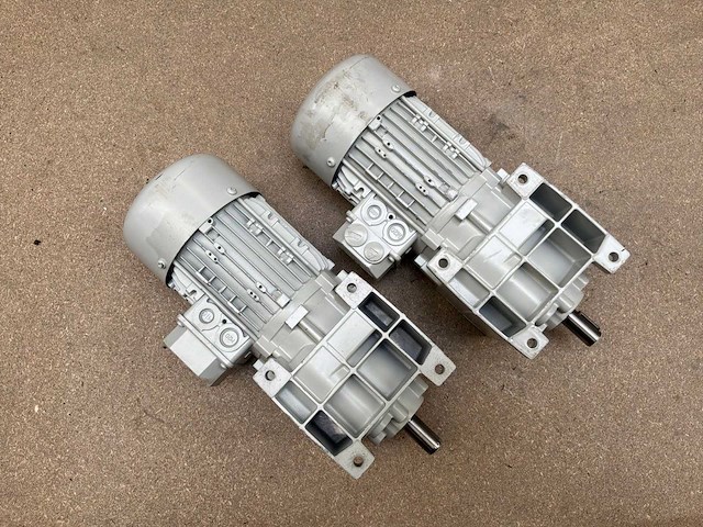 Lenze mdemaxx071-32c0c motorreductor (2x) - afbeelding 4 van  8