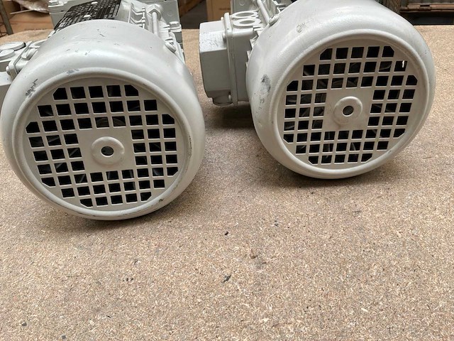 Lenze mdemaxx071-32c0c motorreductor (2x) - afbeelding 6 van  8