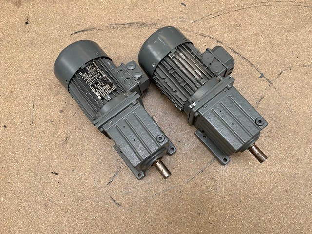 Lenze mdemaxx071-42 motorreductor (2x) - afbeelding 2 van  7