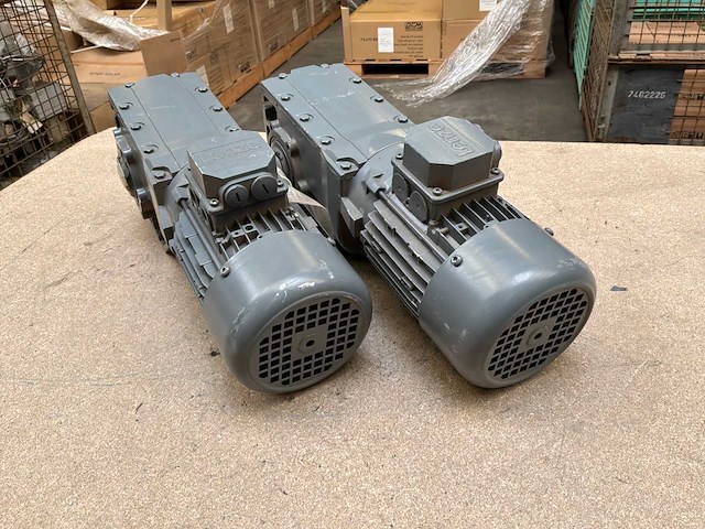 Lenze mdemaxx071-42c0c motorreductor (2x) - afbeelding 1 van  8