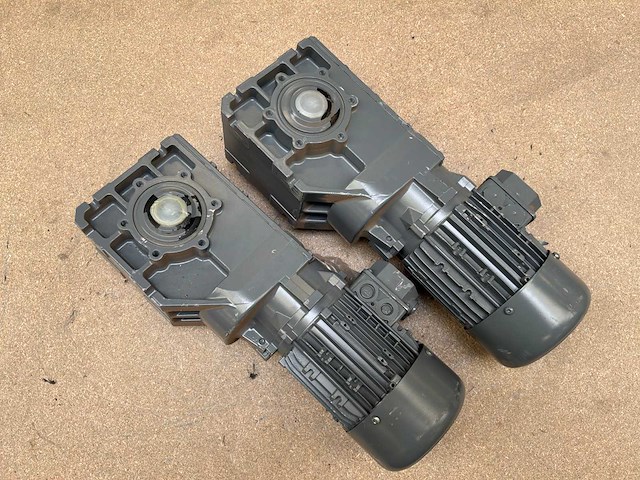 Lenze mdemaxx071-42c0c motorreductor (2x) - afbeelding 3 van  8