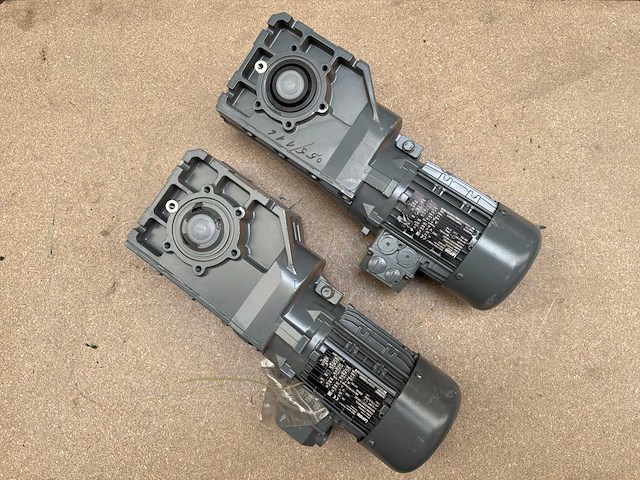 Lenze mdemaxx071-42c0c motorreductor (2x) - afbeelding 5 van  8