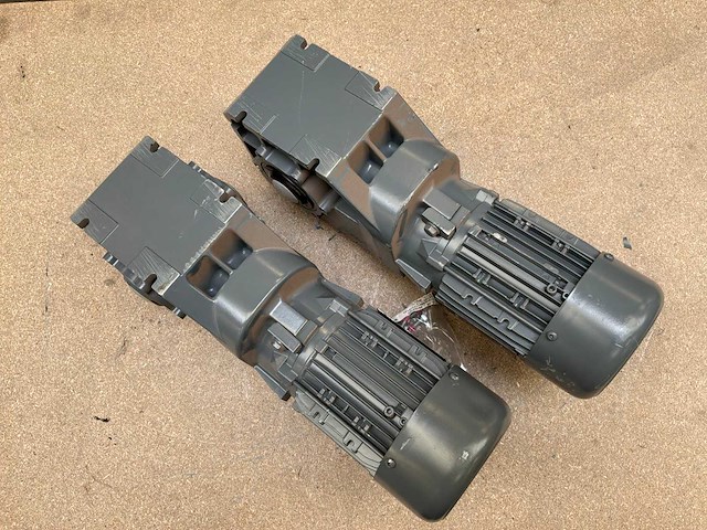 Lenze mdemaxx071-42c0c motorreductor (2x) - afbeelding 4 van  8