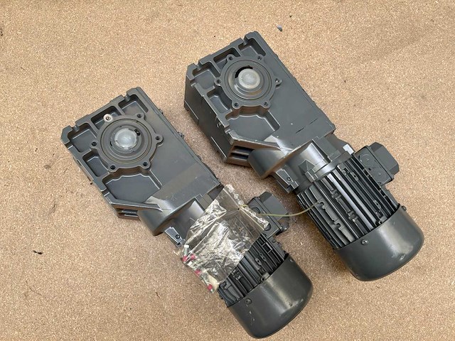 Lenze mdemaxx071-42c0c motorreductor (2x) - afbeelding 4 van  10