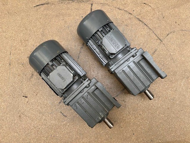 Lenze mdemaxx071-42c0c motorreductor (2x) - afbeelding 3 van  8