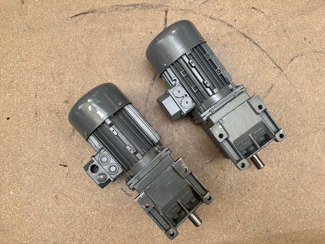 Lenze mdemaxx071-42c0c motorreductor (2x) - afbeelding 4 van  8