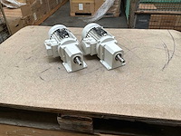 Lenze mdemaxx071-42c0c motorreductor (2x) - afbeelding 1 van  8
