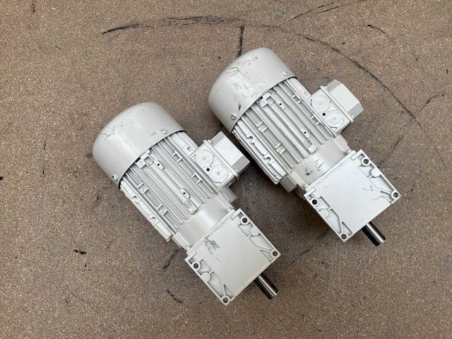 Lenze mdemaxx071-42c0c motorreductor (2x) - afbeelding 4 van  8