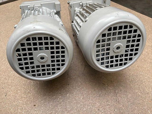 Lenze mdemaxx071 motorreductor (2x) - afbeelding 5 van  8