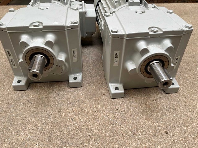 Lenze mdemaxx071 motorreductor (2x) - afbeelding 6 van  8
