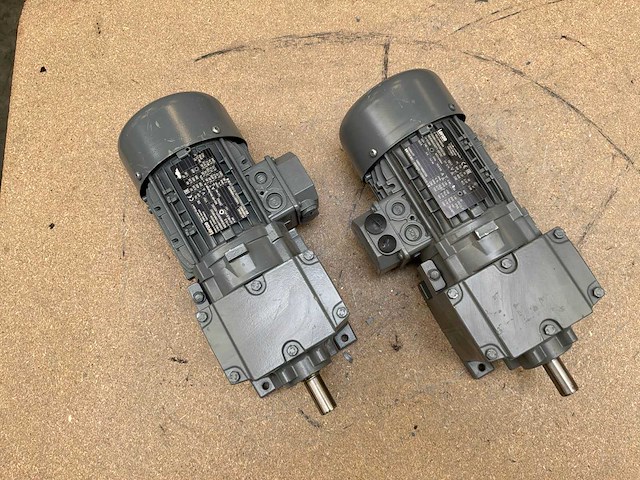 Lenze mdemaxx071 motorreductor (2x) - afbeelding 2 van  8