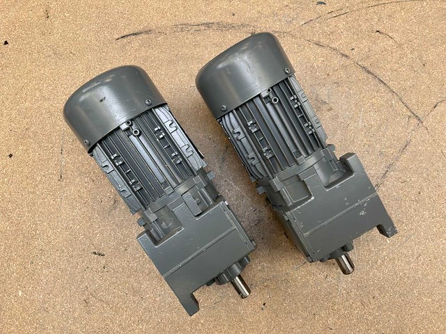 Lenze mdemaxx071 motorreductor (2x) - afbeelding 5 van  8