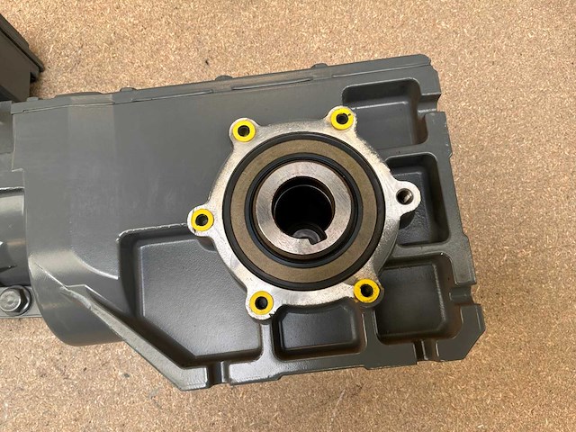 Lenze mdemaxx080-33c0c motorreductor (2x) - afbeelding 2 van  11