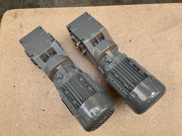 Lenze mdemaxx080-33c0c motorreductor (2x) - afbeelding 6 van  11