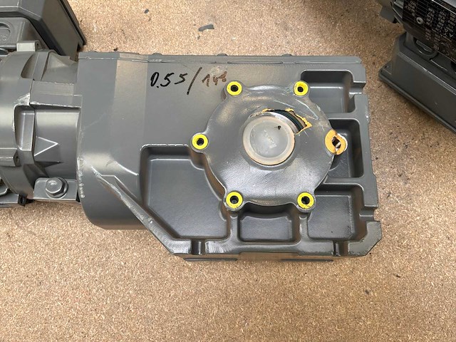 Lenze mdemaxx080-33c0c motorreductor (2x) - afbeelding 10 van  11