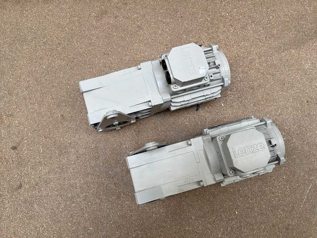 Lenze mdsmaxx063-22c0c motorreductor (2x) - afbeelding 1 van  4