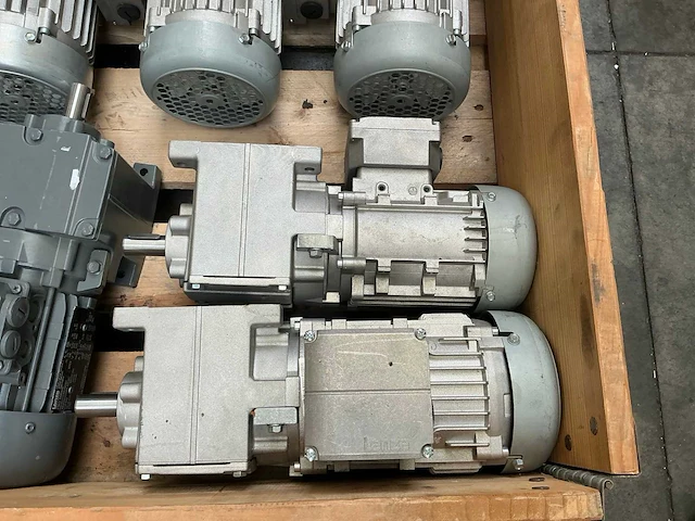 Lenze reductiemotor (12x) - afbeelding 2 van  8