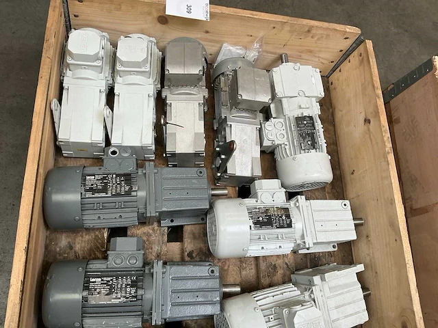 Lenze reductiemotor (13x) - afbeelding 3 van  9