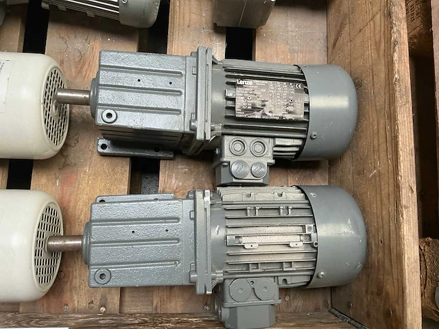 Lenze reductiemotor (13x) - afbeelding 3 van  10