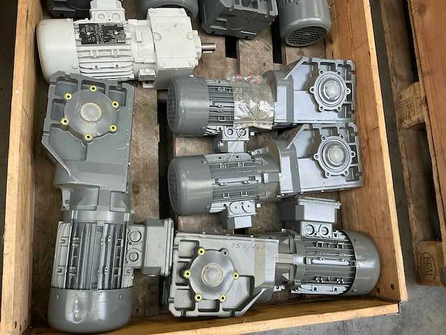 Lenze reductiemotor (9x) - afbeelding 2 van  7