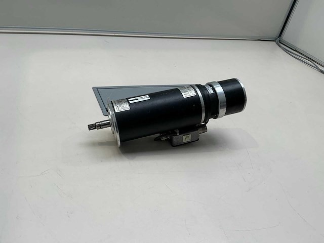 Lenze sdsgabi063 servomotor - afbeelding 1 van  4