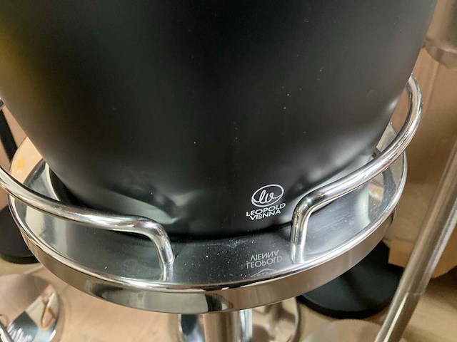 Leopold vienna diverse champagne/ijs koelers op standaard (8x) - afbeelding 7 van  7