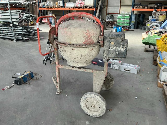 Lescha sm 165 s betonmolen - afbeelding 1 van  7