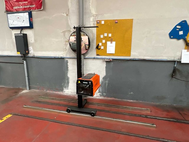 L.e.t. automotive luminoscope – koplichtafstelapparaat (kopllichttester) op railonderstel - afbeelding 1 van  8