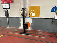 L.e.t. automotive luminoscope – koplichtafstelapparaat (kopllichttester) op railonderstel - afbeelding 1 van  8