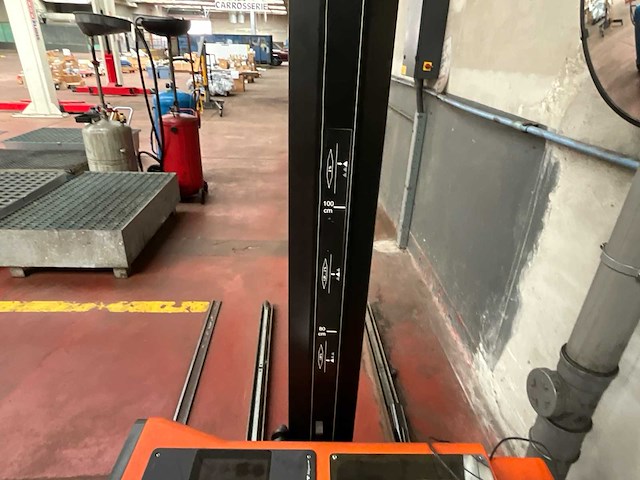 L.e.t. automotive luminoscope – koplichtafstelapparaat (kopllichttester) op railonderstel - afbeelding 7 van  8