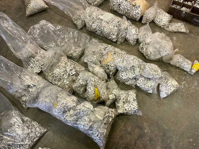 Letters en cijfers brandkranen overige aannemersmateriaal - afbeelding 6 van  7