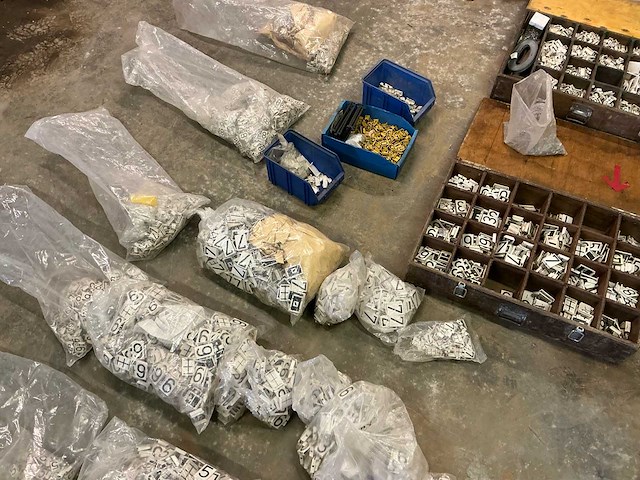 Letters en cijfers brandkranen overige aannemersmateriaal - afbeelding 7 van  7