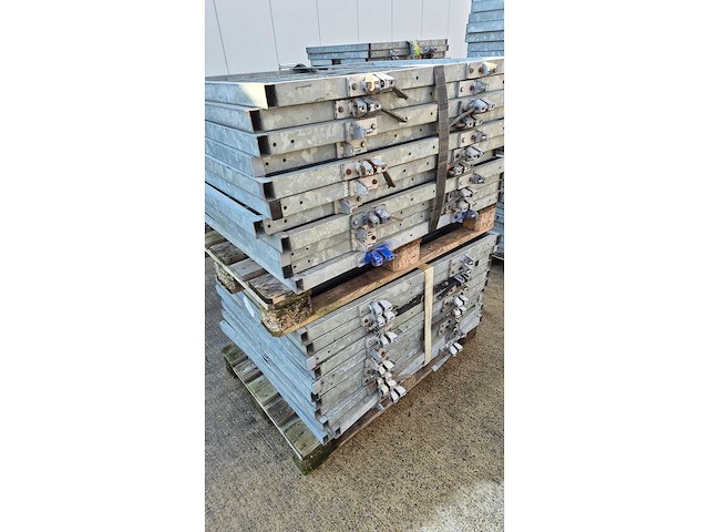 Leuningen 1036 verstelbaar - various staging (22x) - afbeelding 1 van  1