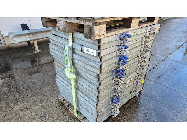 Leuningen 1036 verstelbaar - various staging (2x) - afbeelding 1 van  2