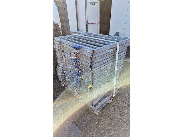 Leuningen 1036 verstelbaar - various staging - afbeelding 1 van  1