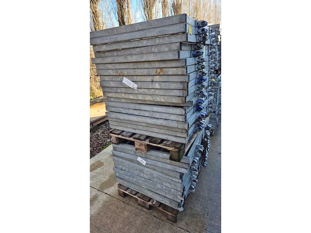 Leuningen 1036 verstelbaar - various staging - afbeelding 1 van  1