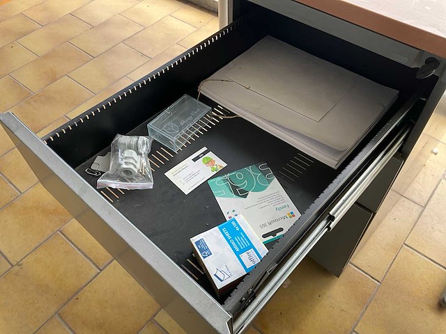Levira bureau - afbeelding 4 van  4