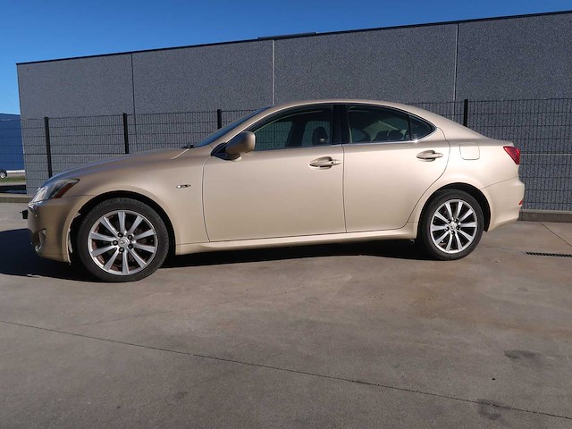 Lexus - is220d - classic cars >15 - afbeelding 1 van  64