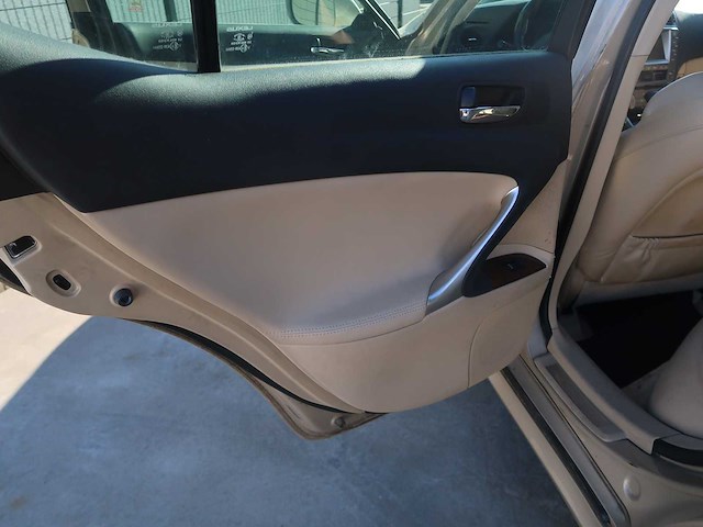 Lexus - is220d - classic cars >15 - afbeelding 29 van  64