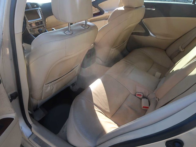 Lexus - is220d - classic cars >15 - afbeelding 30 van  64