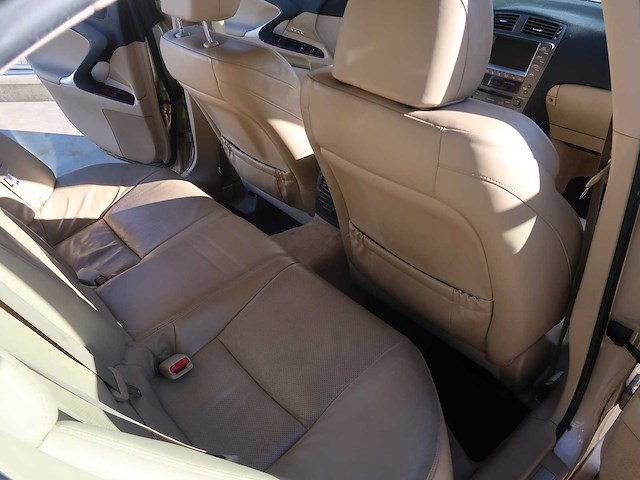 Lexus - is220d - classic cars >15 - afbeelding 32 van  64