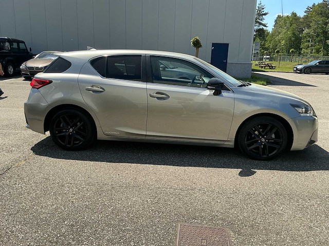 Lexus 2021 - ct200h - afbeelding 18 van  21