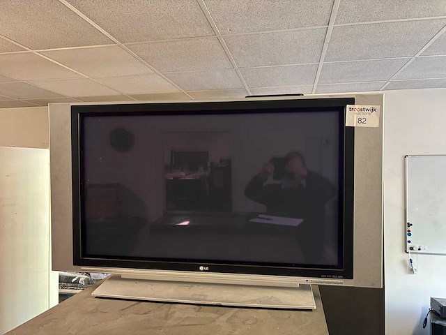 Lg - flatscreen - televisie - afbeelding 2 van  4