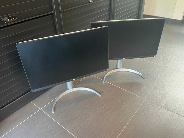 Lg 27up850 monitor (2x) - afbeelding 1 van  6