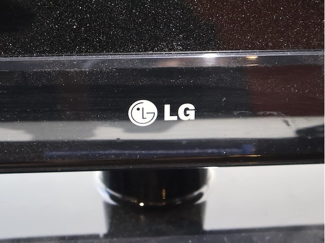 Lg 32 inch tv en sony dvd speler - afbeelding 3 van  8