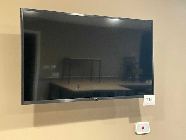 Lg 43” televisie - afbeelding 1 van  2